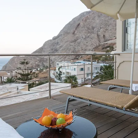 Antinea & Kamari (Santorini)