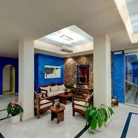 Antinea & 4* Kamari (Santorini)