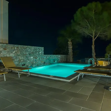 Antinea & 4* Kamari (Santorini)