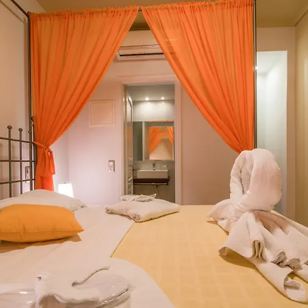 Antinea & 4* Kamári