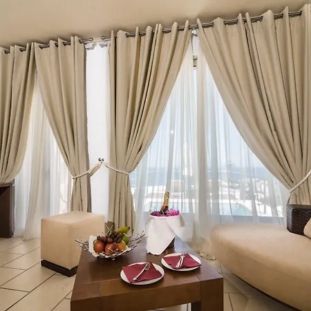 Antinea & Hotel 4*