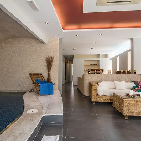 Antinea & 4* Kamári