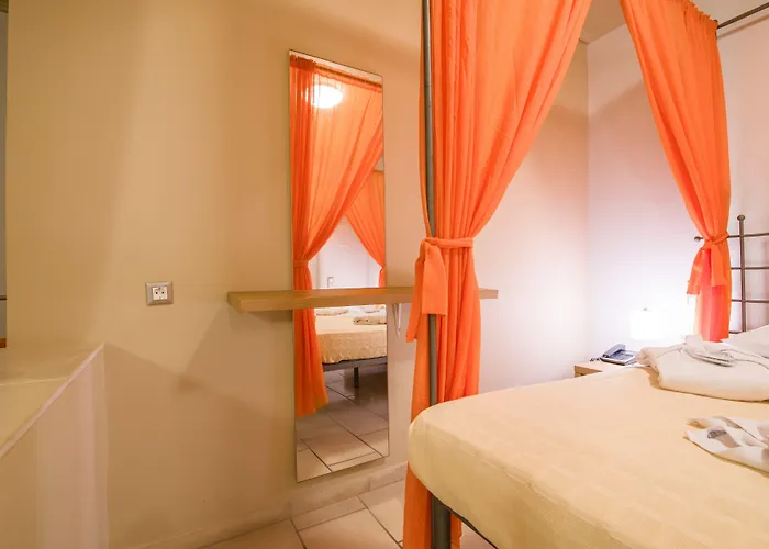 Antinea & 4* Kamari (Santorini)