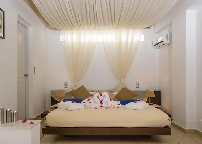 Antinea & Kamari (Santorini)