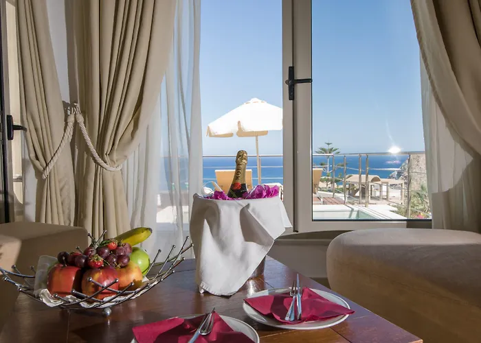 Hotel Antinea & Kamari (Santorini)