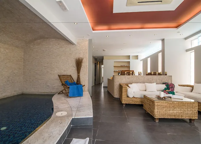 Antinea & 4* Kamari (Santorini)