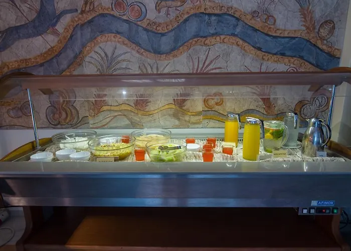 Antinea & Hotel Kamari (Santorini)