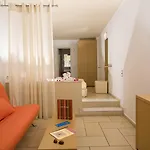أنتينا سويتس هوتل آند سبا فندق Kamári