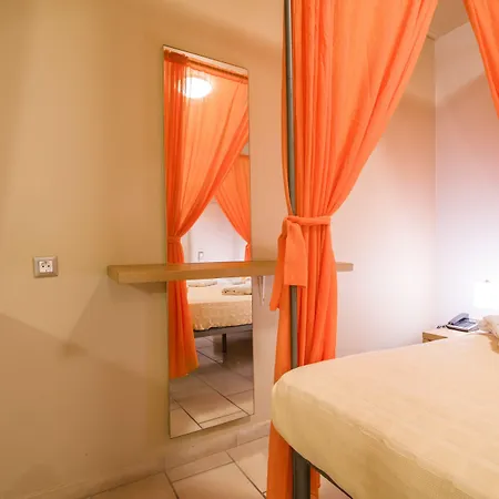 أنتينا سويتس هوتل آند سبا 4* Kamári