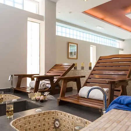 Antinea & Hotel 4*