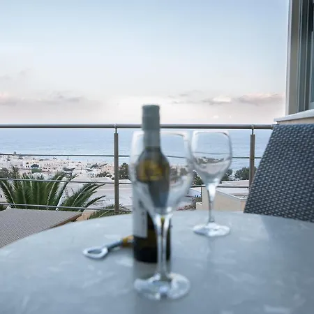 Antinea & 4* Kamari (Santorini)