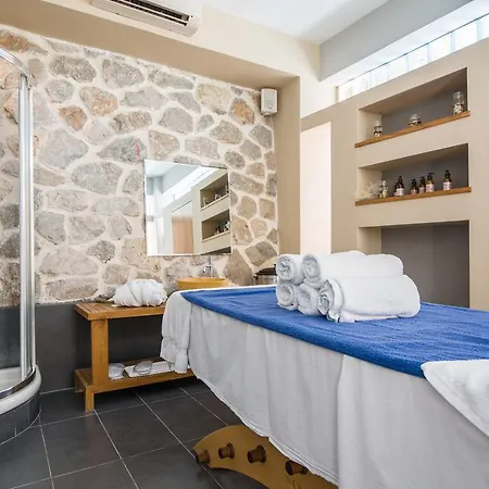 Antinea & 4* Kamari (Santorini)