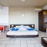 Antinea & Hotell Kamári